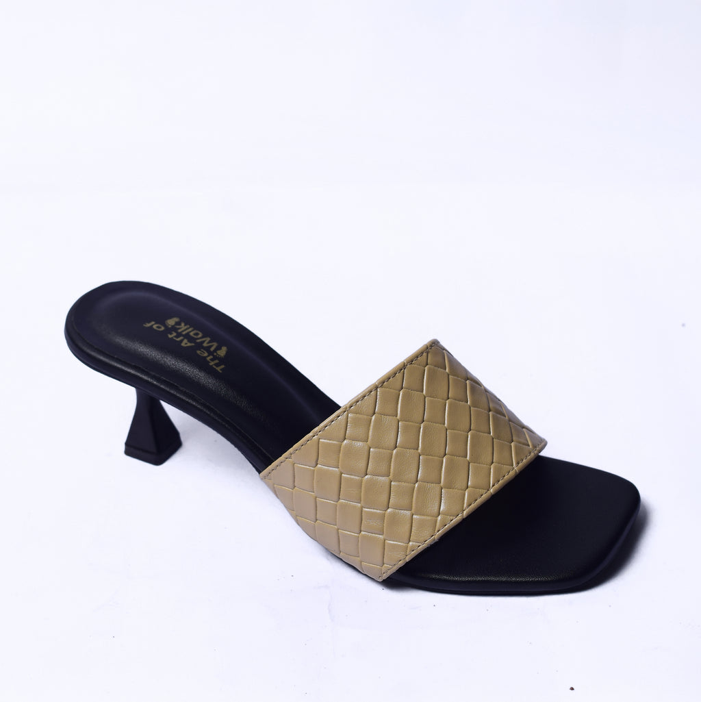 Sahara Patite Heel