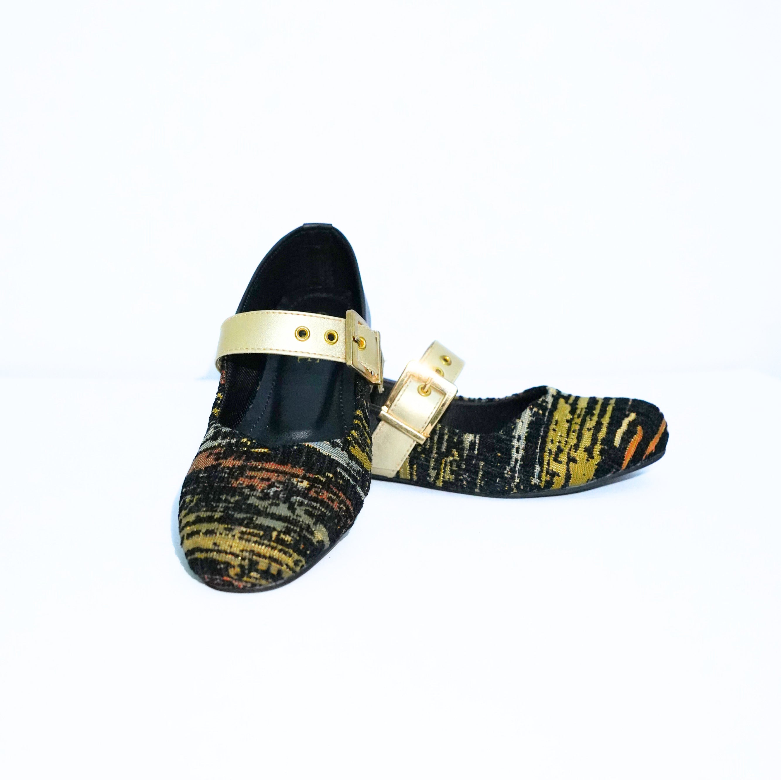 Tribal Tapestry Buckled black