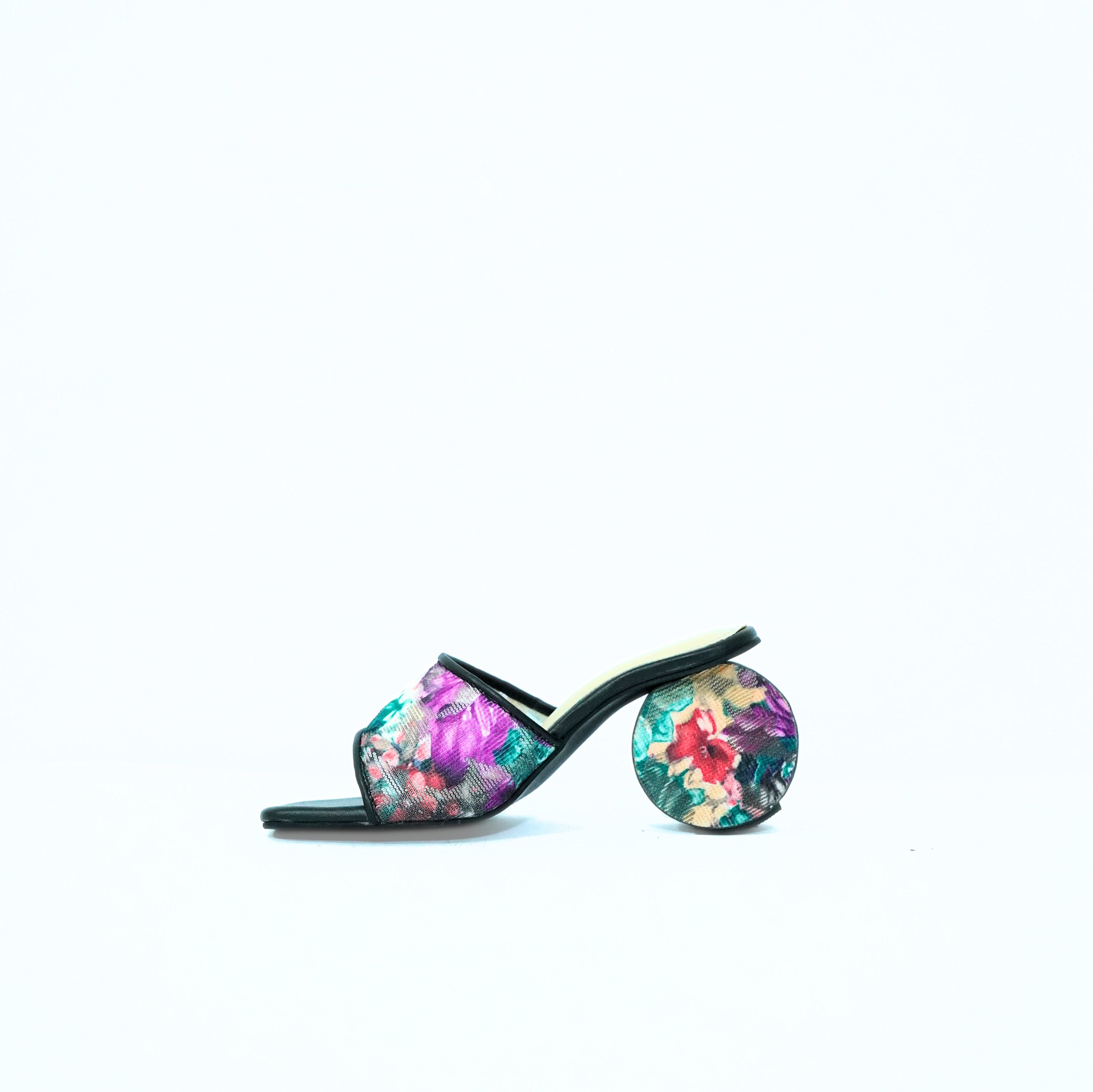 Pastel Floral Sphere black
